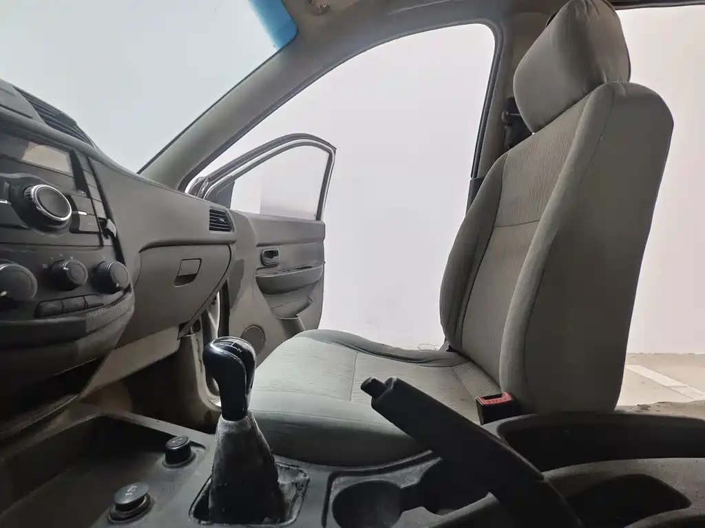 Wuling Hongguang — миниатюра 13