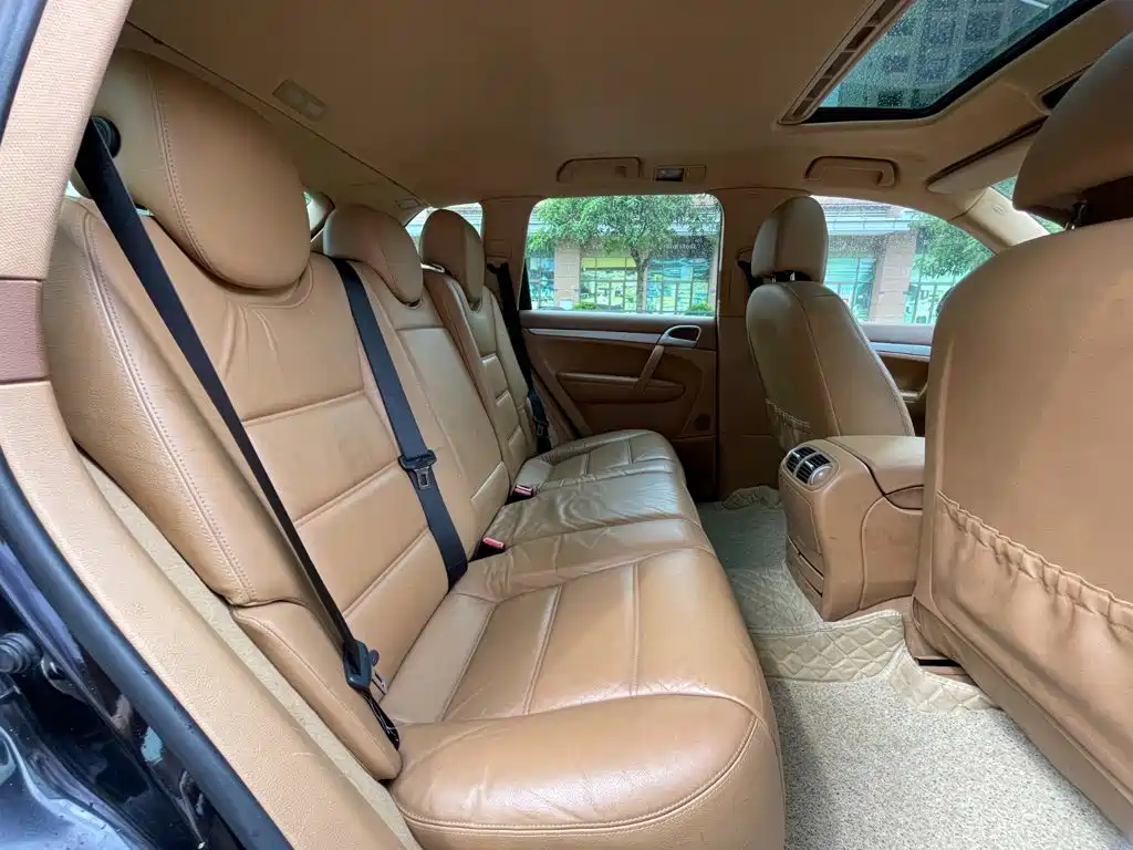 Porsche Cayenne — миниатюра 13