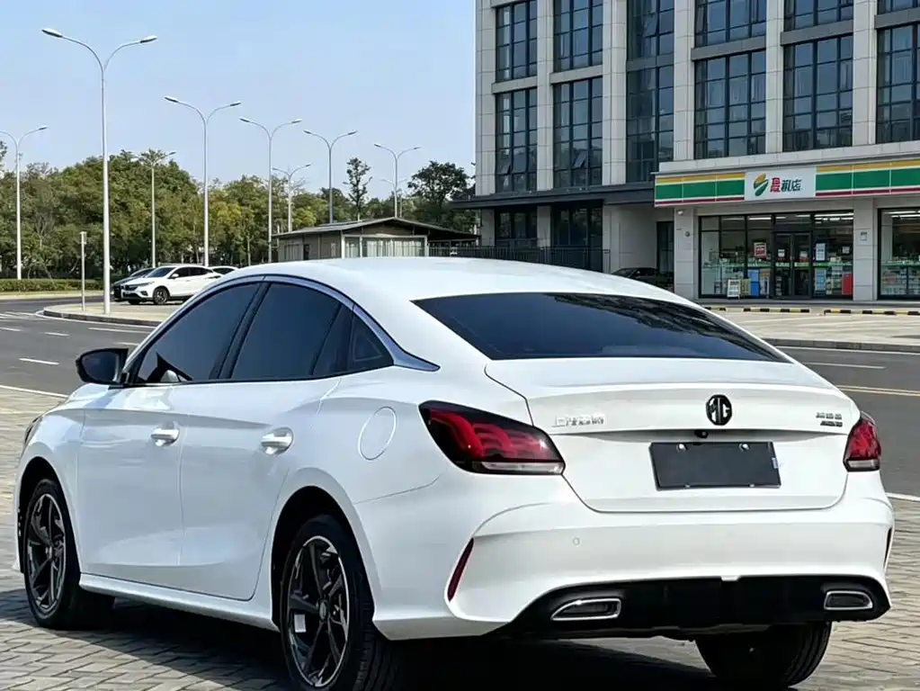 MG MG5 — миниатюра 6