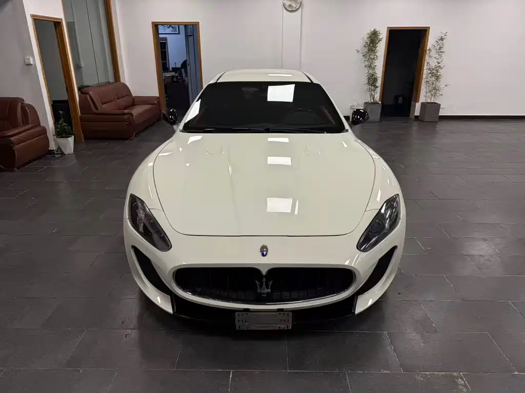 Maserati GranTurismo 2012 4.7L MC Stradale