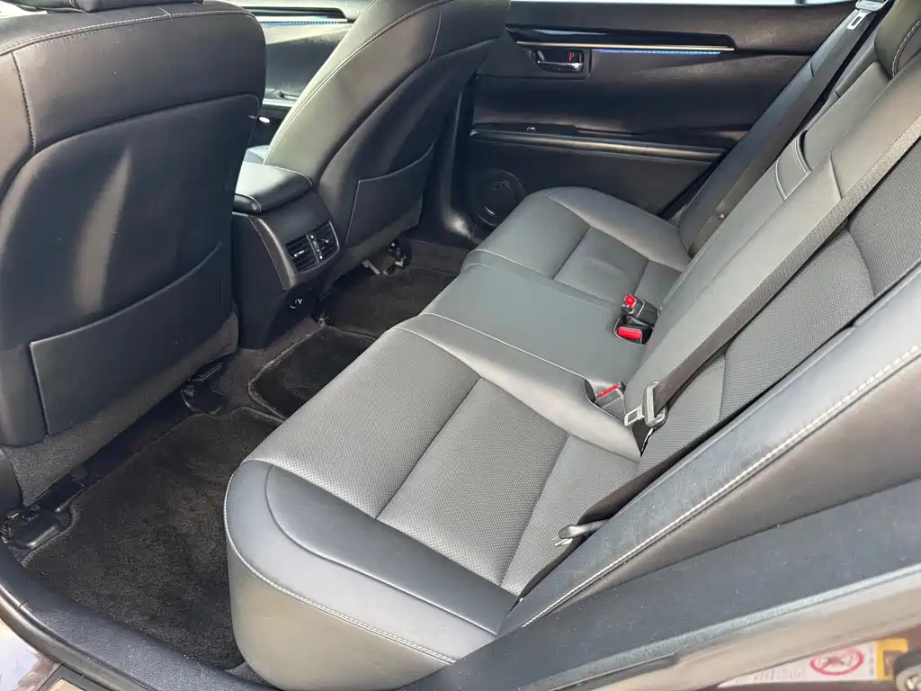 Lexus ES — миниатюра 9