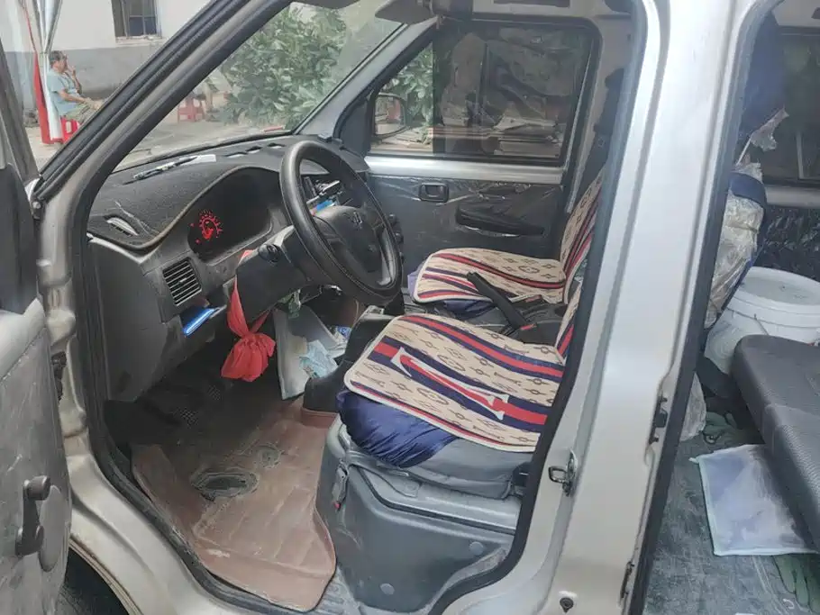 Wuling Rongguang — миниатюра 9