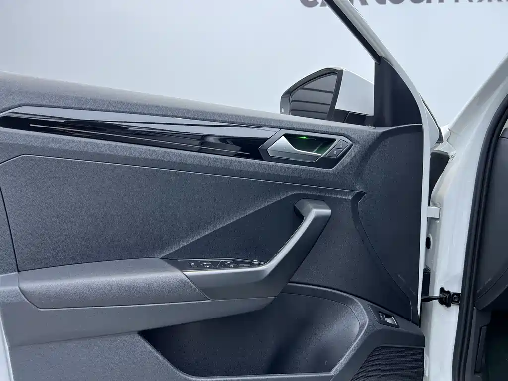 VOLKSWAGEN T ROC EXPLORING SONGS