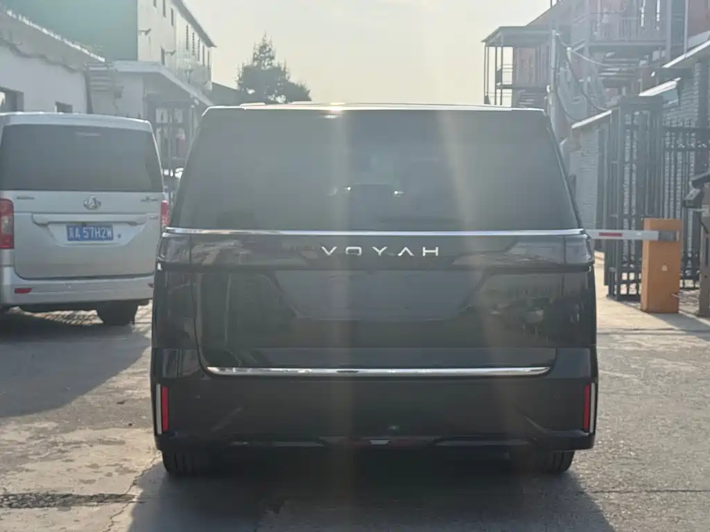 VOYAH Dreamer — миниатюра 17