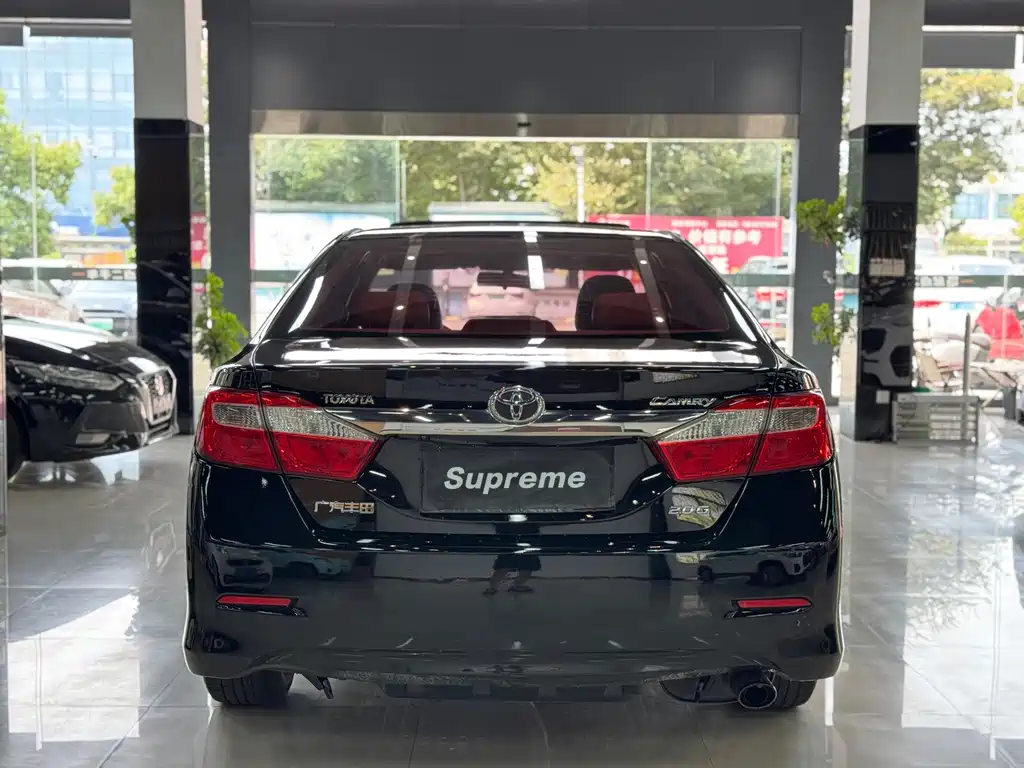 Toyota Camry — миниатюра 4