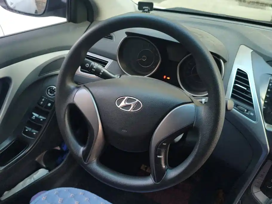 Hyundai Elantra Langdong — миниатюра 15