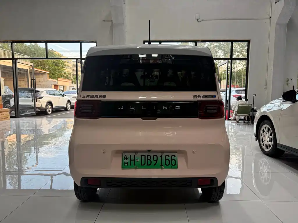 Wuling MINIEV — миниатюра 8