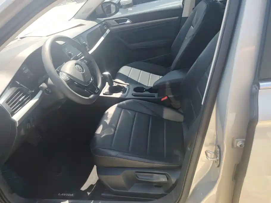 Volkswagen Lavida — миниатюра 9