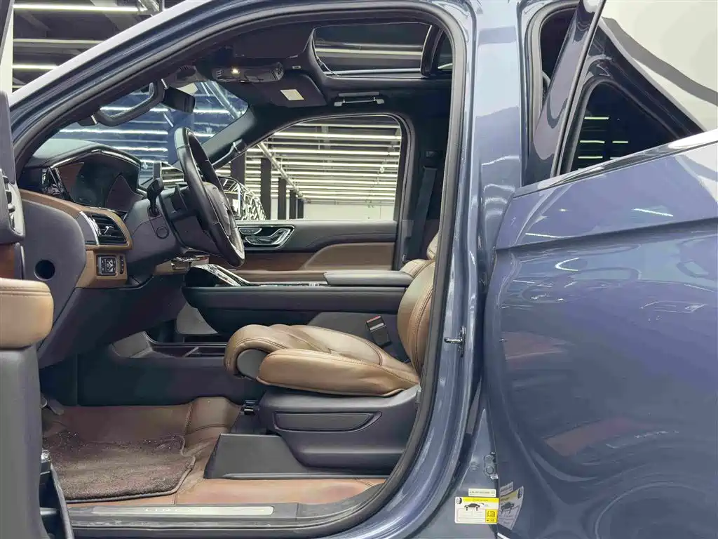 Lincoln Navigator — миниатюра 8