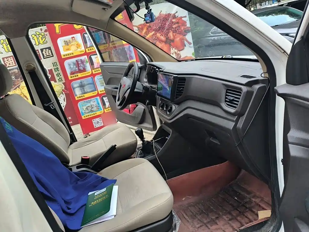 Wuling Hongguang V — миниатюра 18
