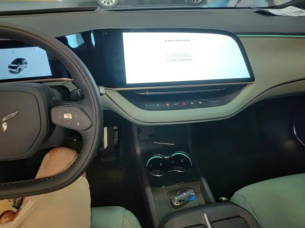 Hongqi EH7 2025 690