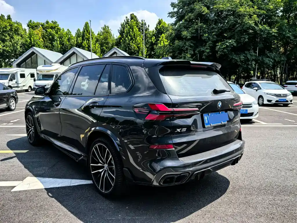 BMW X5 2023 xDrive 40Li M Sport