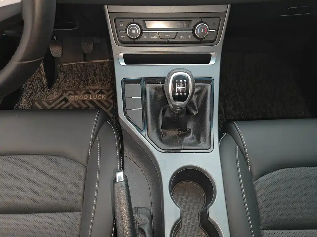 Geely Emgrand — миниатюра 10