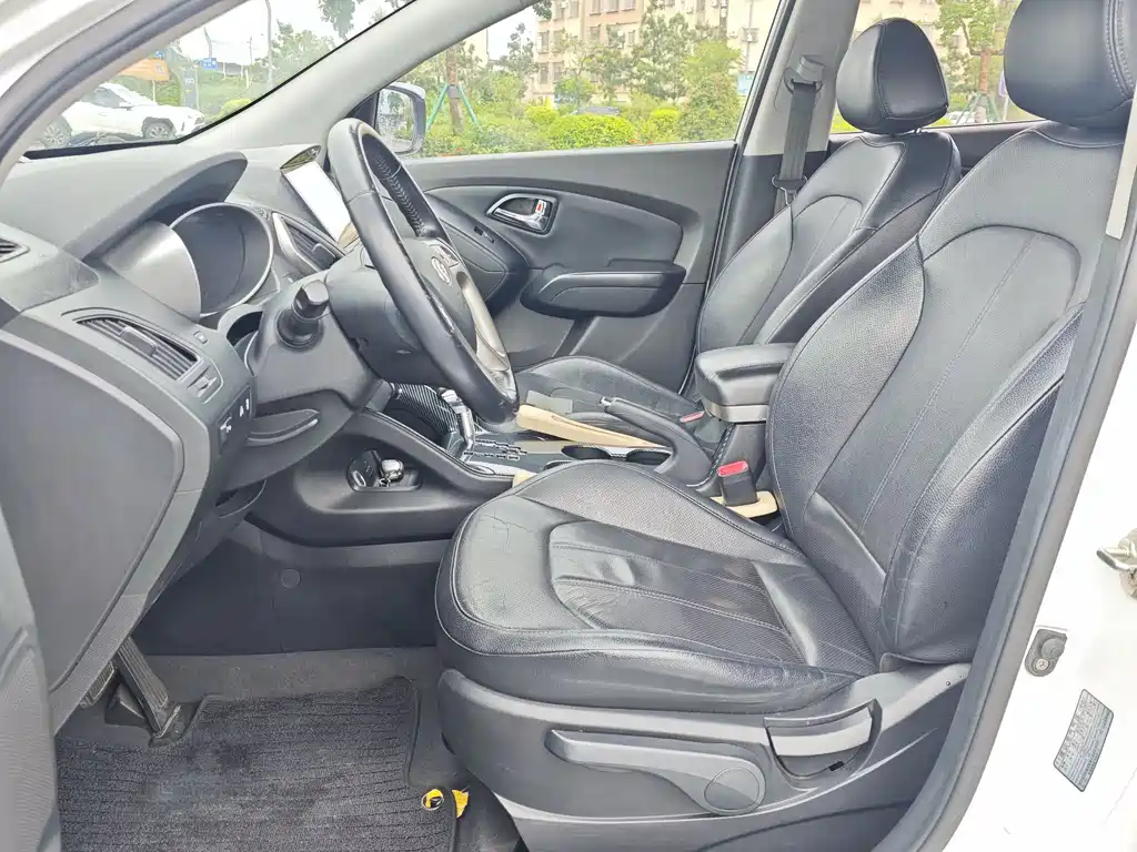 Hyundai BAIC Hyundai ix35 ix35 2013 2.0L AT GLS IV