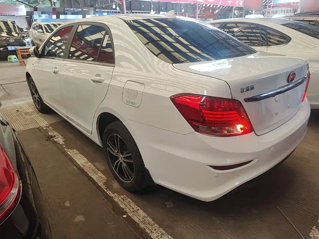 BYD Surui 2016 1.5L MT Elite