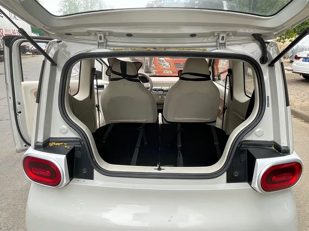 Wuling MINIEV — миниатюра 6