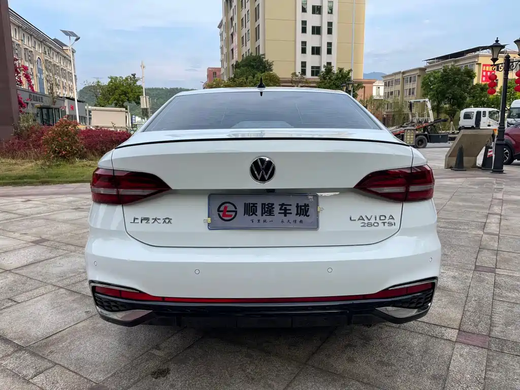 Volkswagen Lavida — миниатюра 7