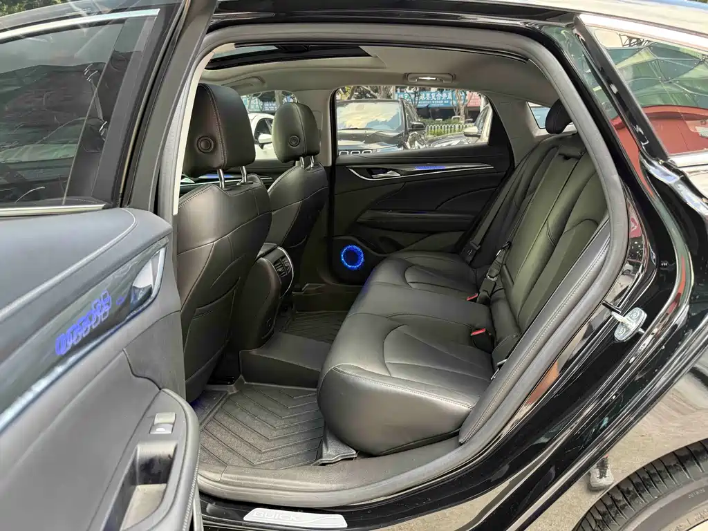 Buick LaCrosse — миниатюра 7