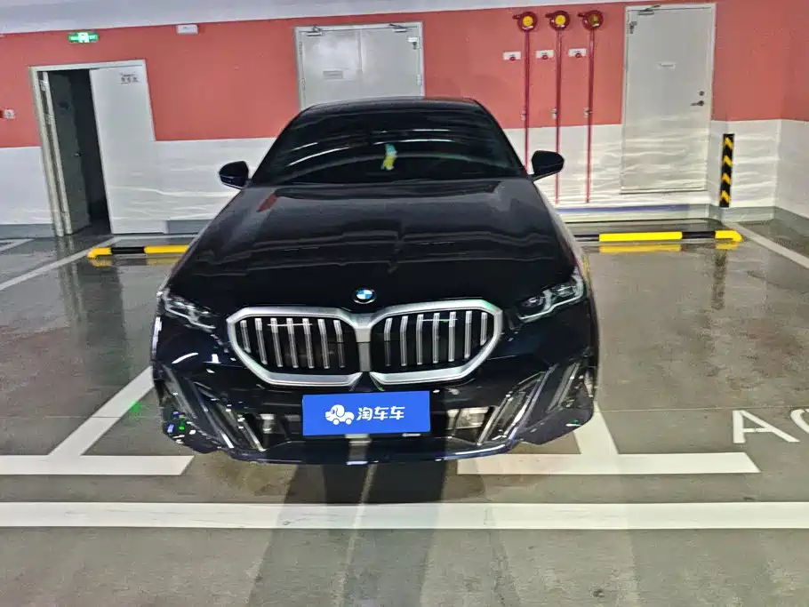 BMW 5 Series — миниатюра 2