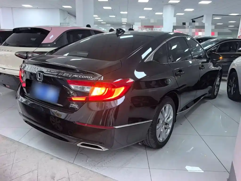 Honda Accord — миниатюра 7