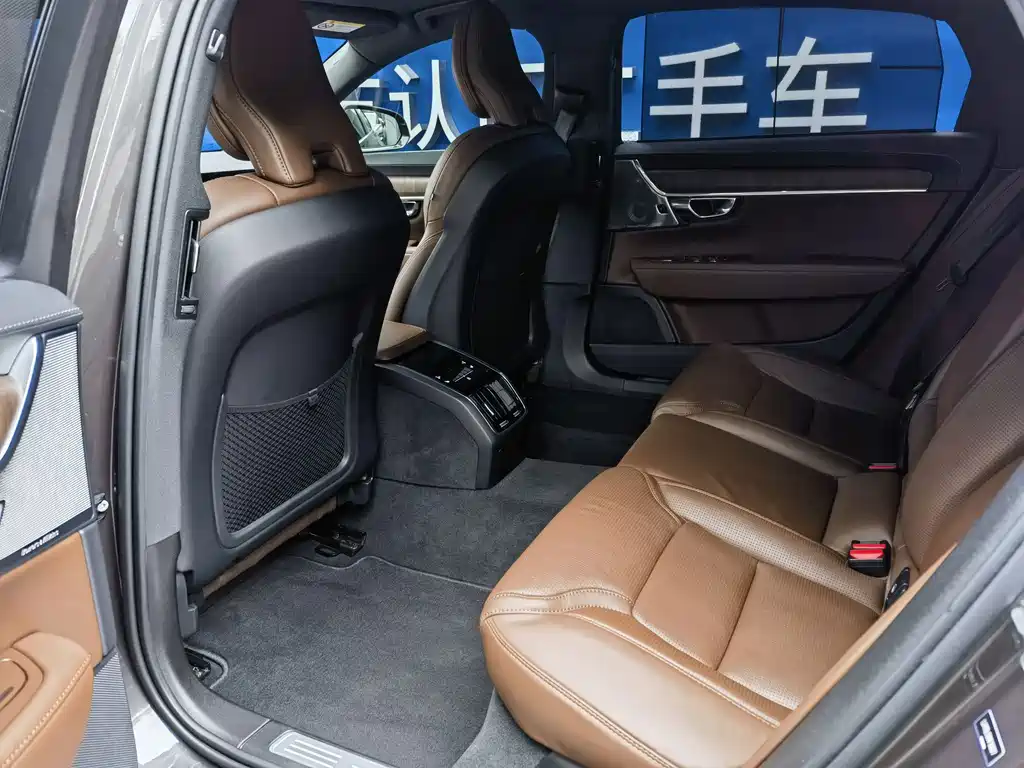 Volvo S90 — миниатюра 9