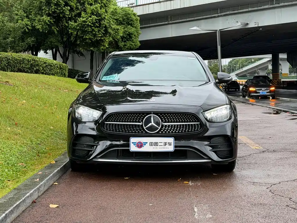 Mercedes-Benz E-Class — миниатюра 2