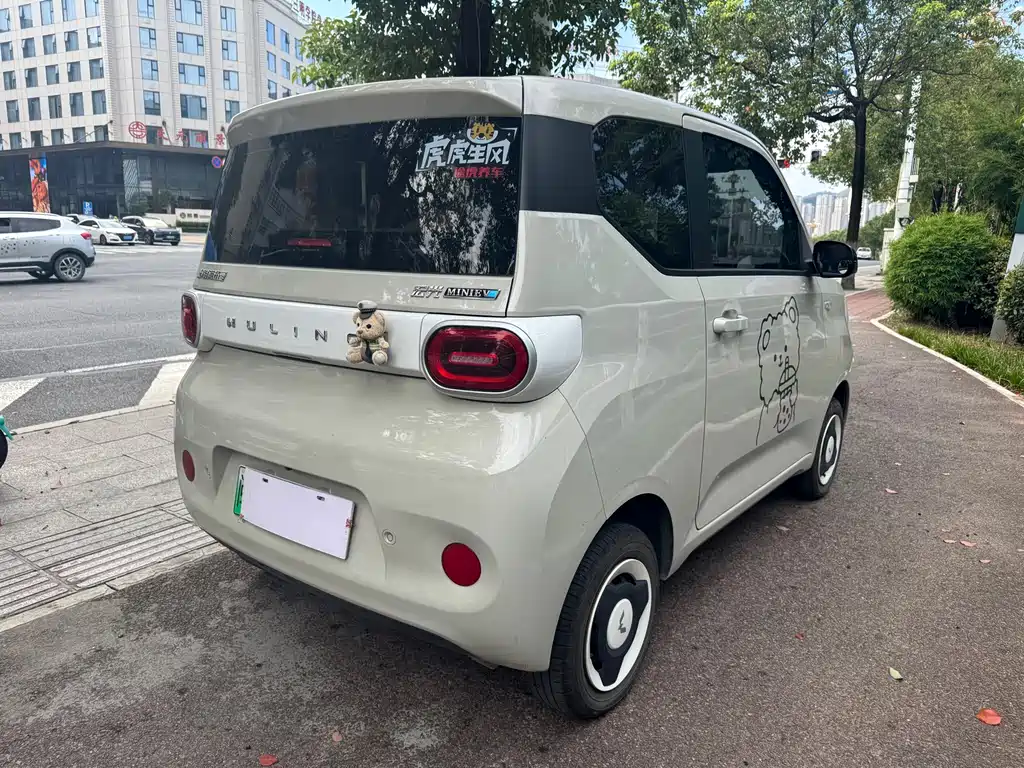 Wuling MINIEV — миниатюра 9