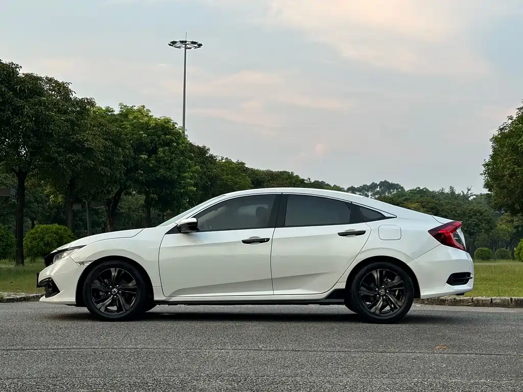 Honda Civic — миниатюра 17