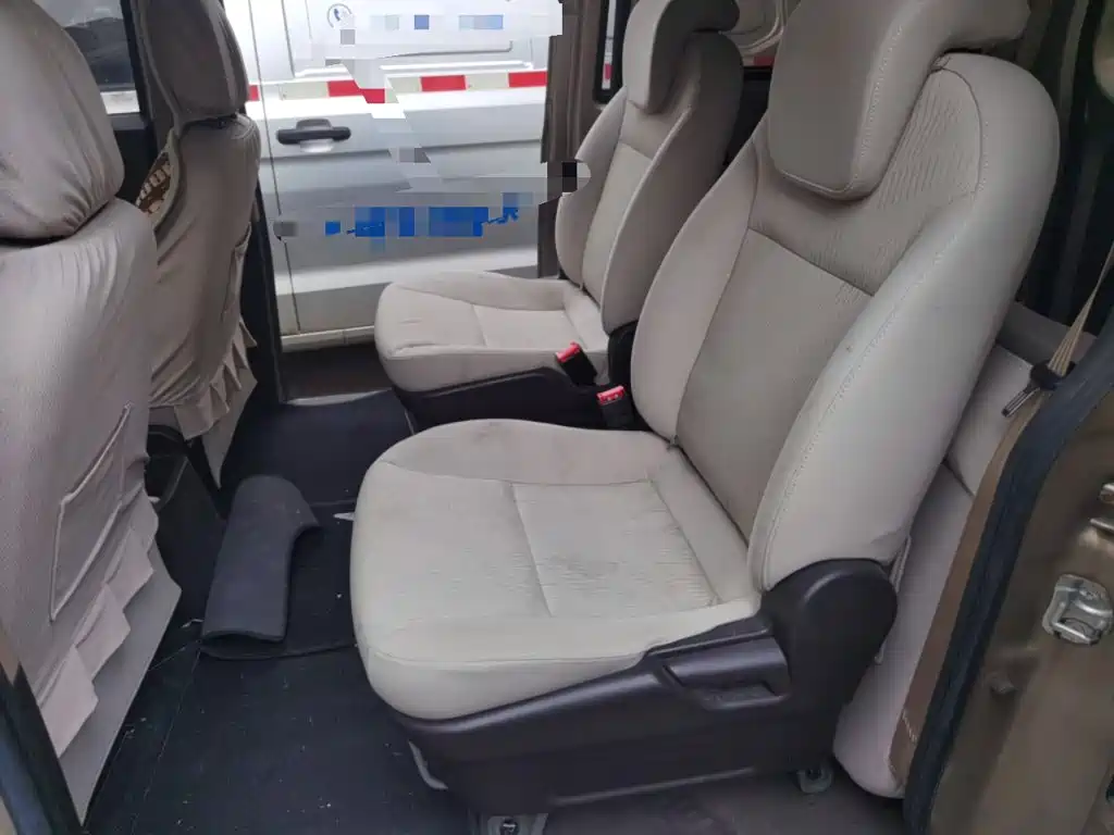 Wuling Hongguang V — миниатюра 18