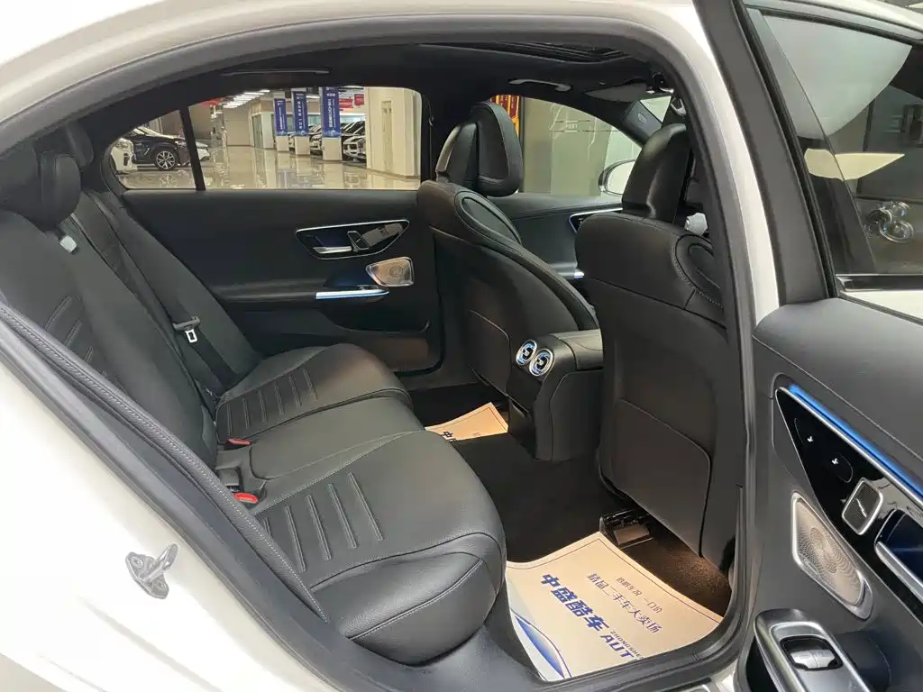 Mercedes-Benz C-Class — миниатюра 14