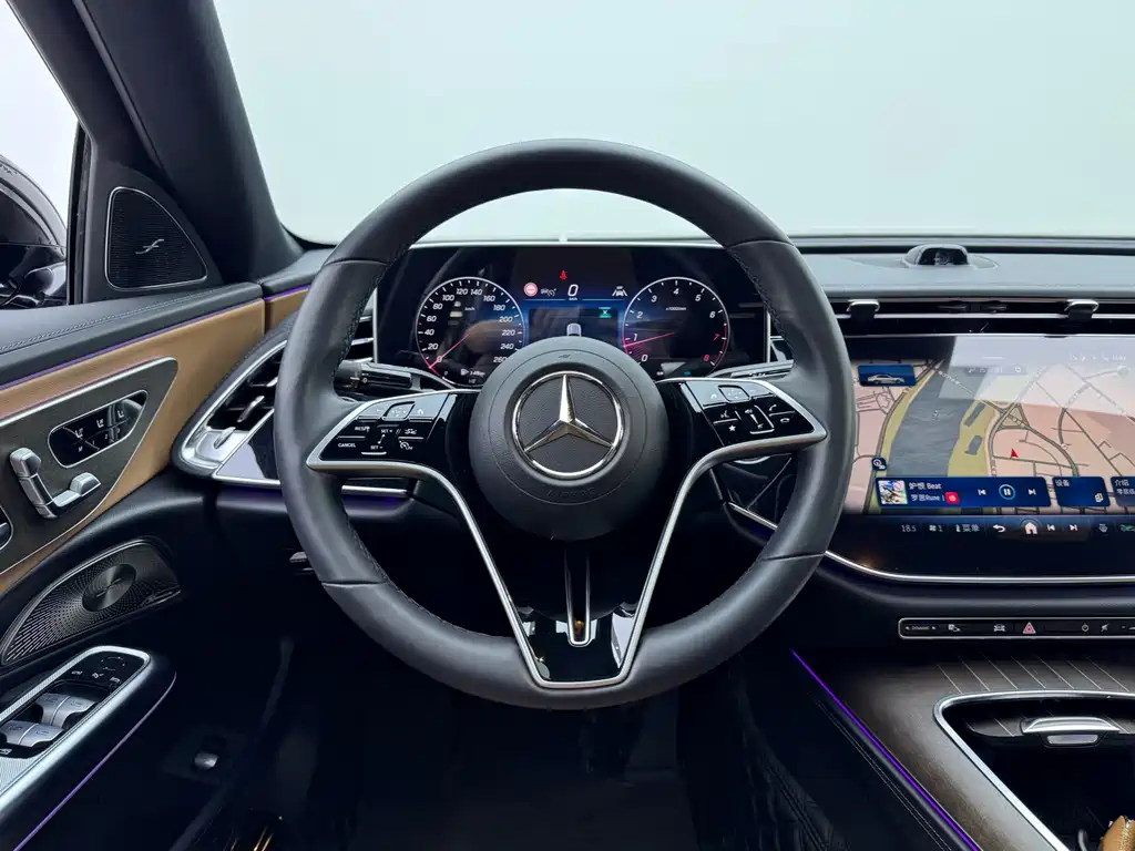Mercedes-Benz E-Class — миниатюра 16