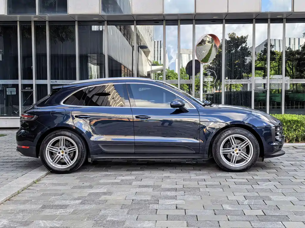 Porsche Macan — миниатюра 5