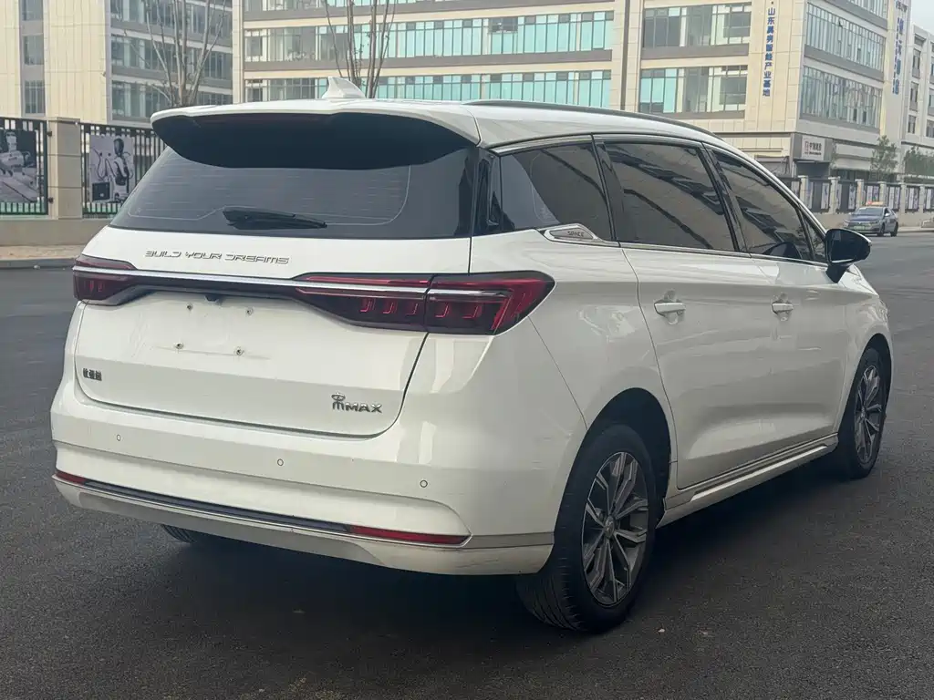 BYD MAX — миниатюра 5