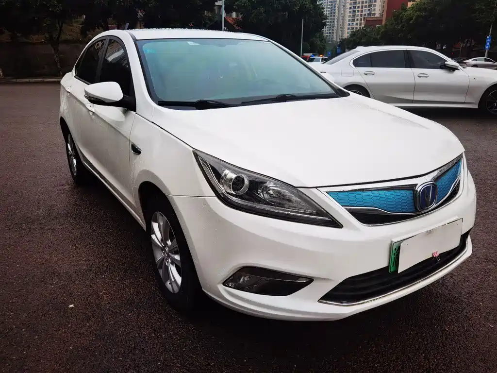 Changan Eado New Energy — миниатюра 3