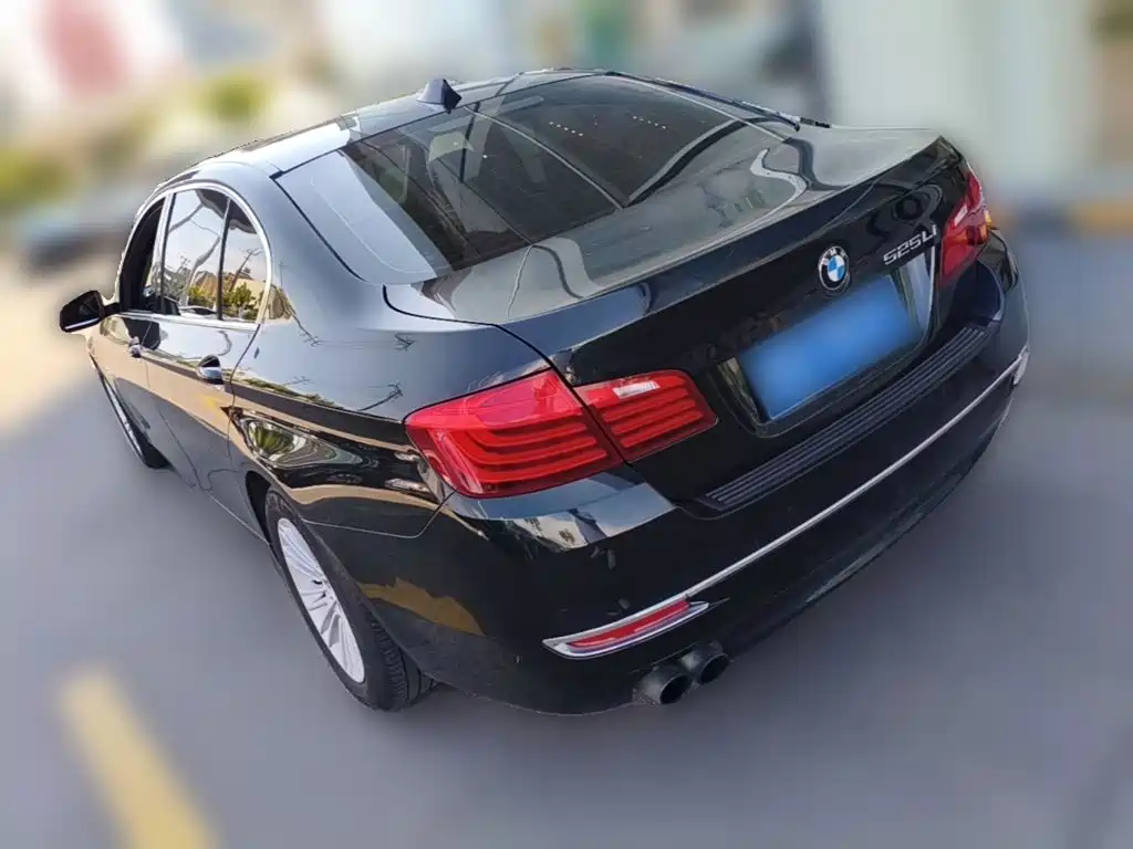 BMW 5 Series — миниатюра 7