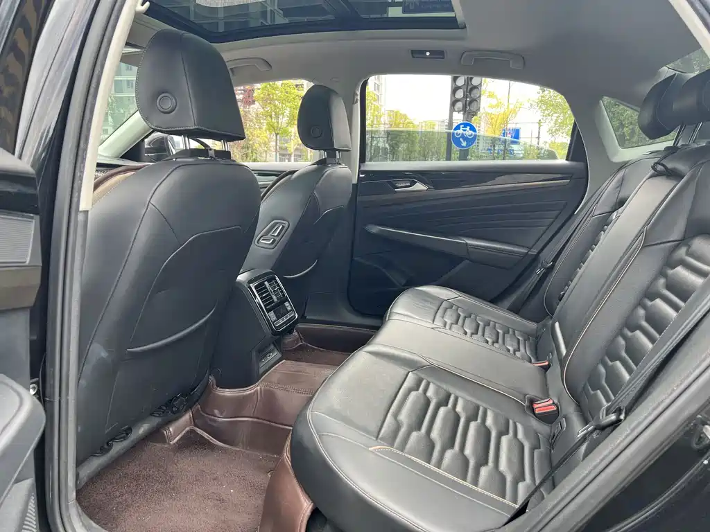 Volkswagen Passat — миниатюра 11