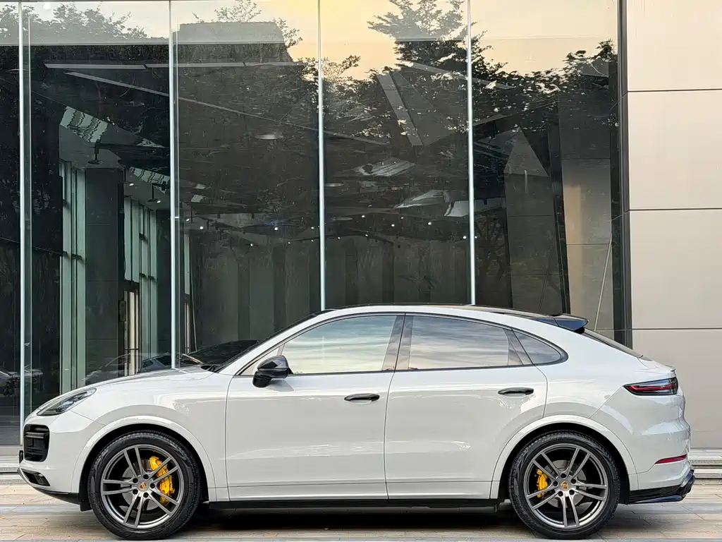 Porsche Cayenne — миниатюра 3