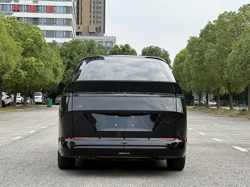 XPeng X9 — миниатюра 11