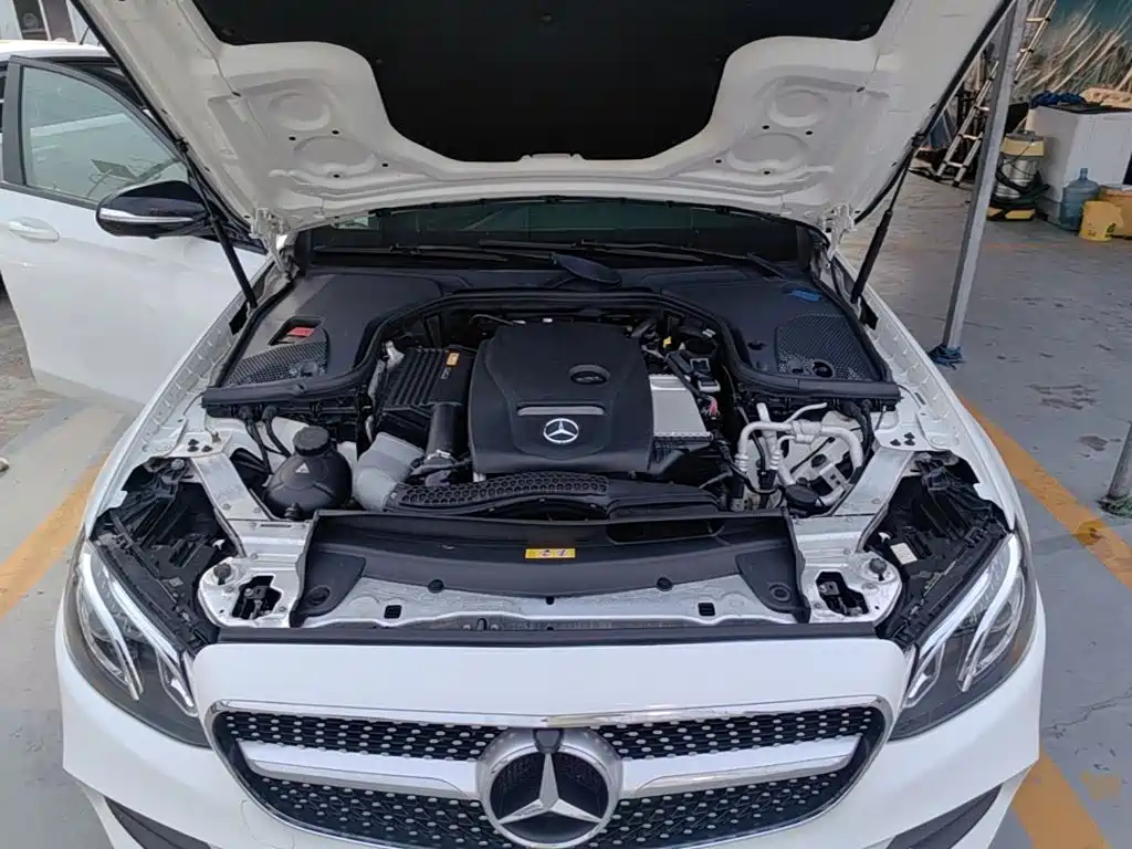 Mercedes-Benz E-Class — миниатюра 20
