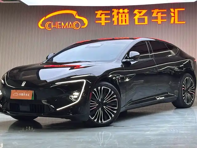 2024 Avatr 12