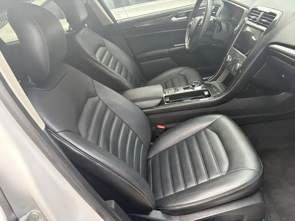 Ford Mondeo — миниатюра 12