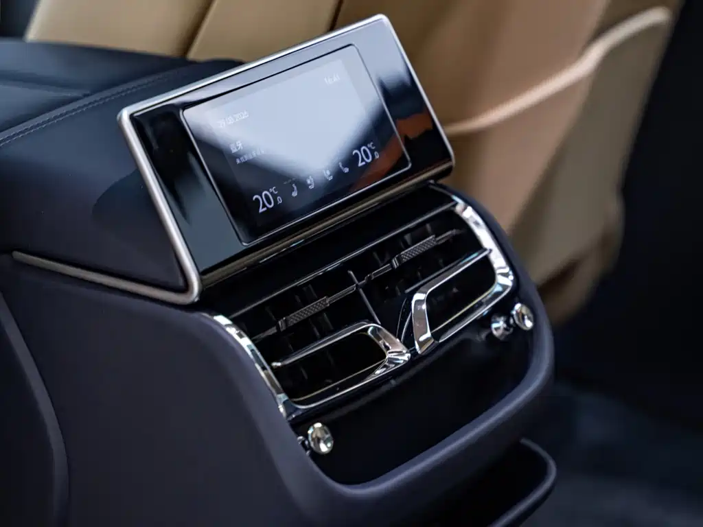 Bentley Flying Spur — миниатюра 14