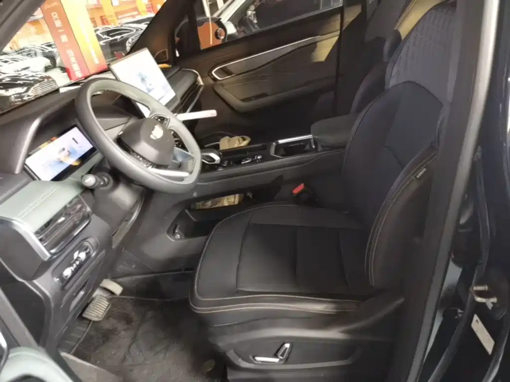 Geely Haoyue L — миниатюра 15