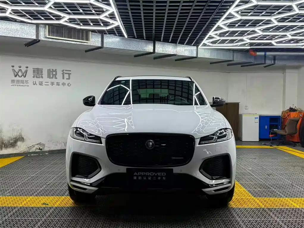 Jaguar F-Pace 2024 P250 R-Dynamic SE
