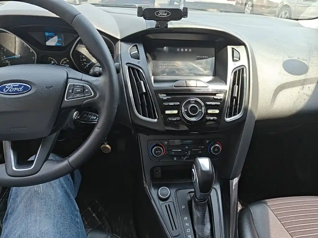 Ford Focus — миниатюра 10