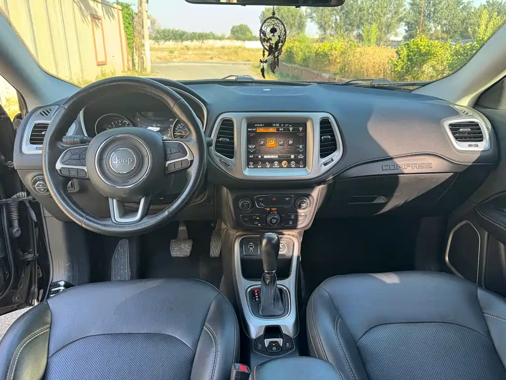 Jeep Compass — миниатюра 9