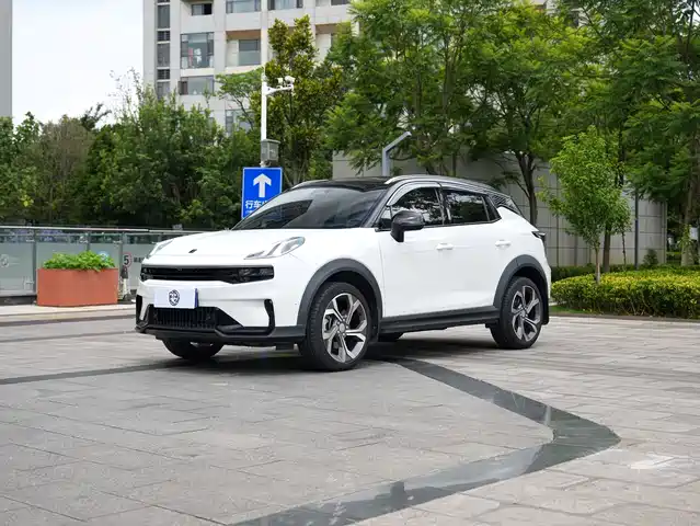 2023 Lynk & Co 06