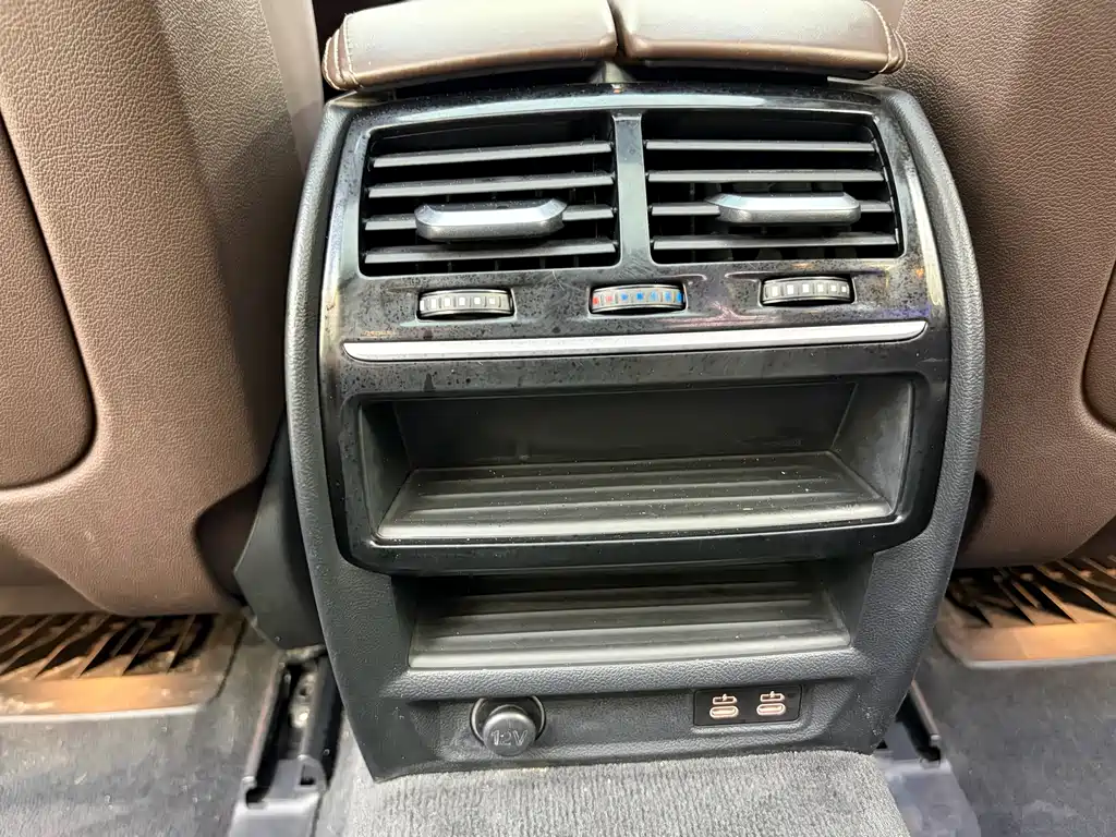 BMW 5 Series New Energy — миниатюра 13