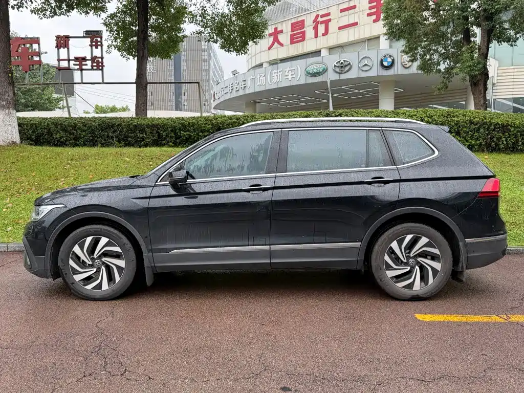 Volkswagen Tiguan L — миниатюра 3