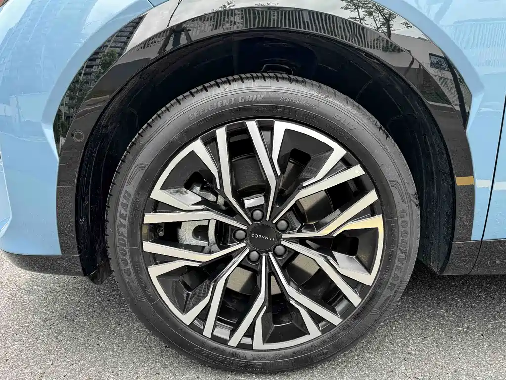 Lynk & Co 08 EM-P 2026 210 Ultra H7